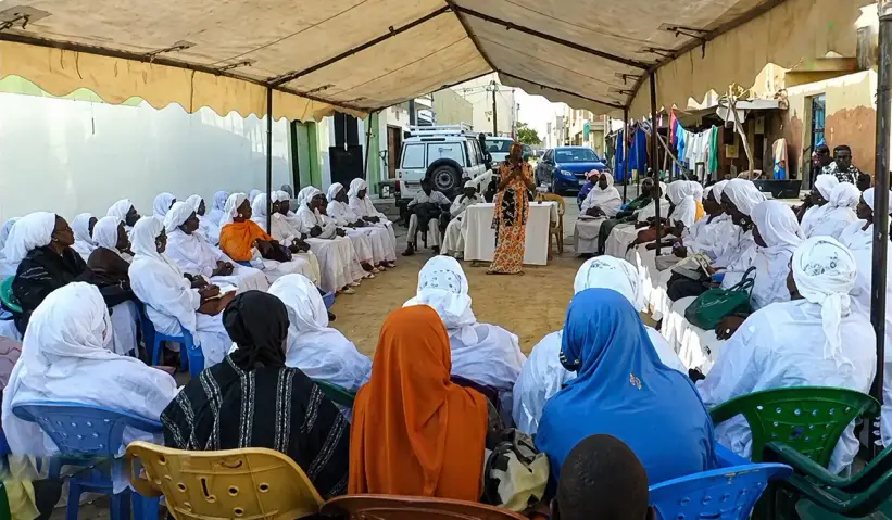 Groupes de femmes en réunion à Saint-Louis sénégal